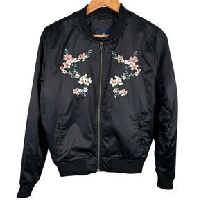 American Eagle Women Small Black Floral Embroidered Quilted Lining Bomber Jacket